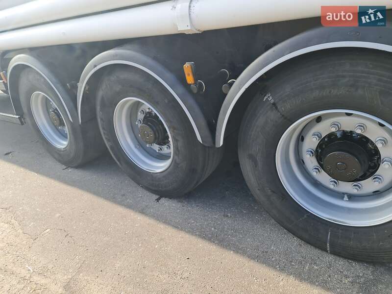 Цистерна напівпричіп Merceron М-343 SМ 1999 в Вінниці