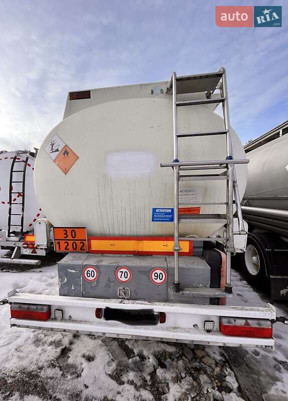 Цистерна полуприцеп Merceron М 343RDP0 1997 в Киеве