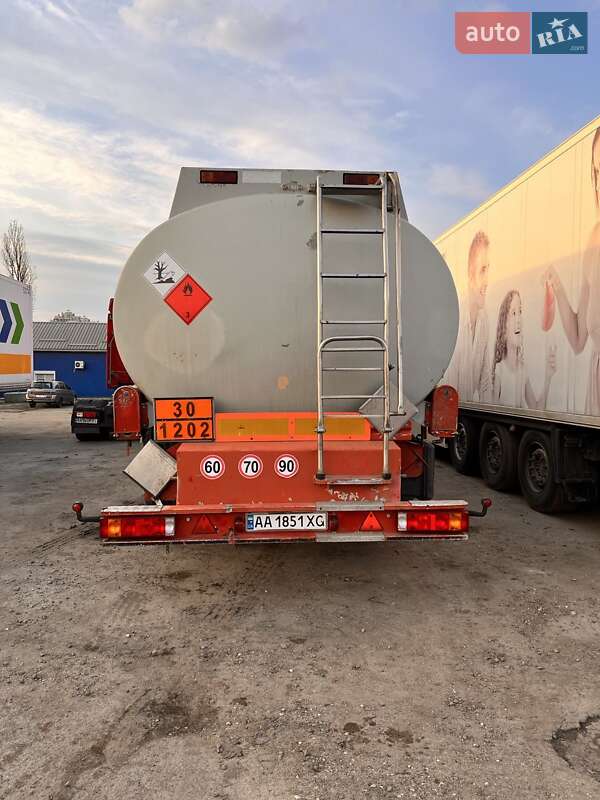 Цистерна Merceron М 343RDP0 1999 в Киеве