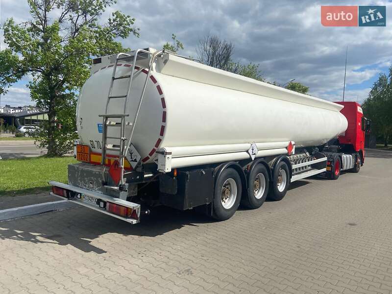 Цистерна Merceron M 1998 в Луцке