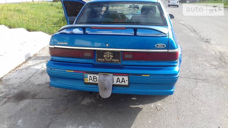 Седан Mercury Topaz 1988 в 