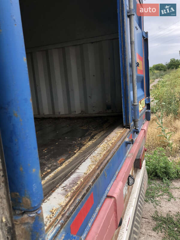 Зерновоз - полуприцеп Metaco SD 2002 в Умани