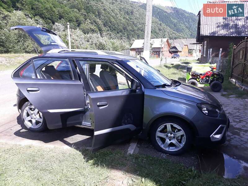 Хэтчбек MG 3 Cross 2013 в Тячеве