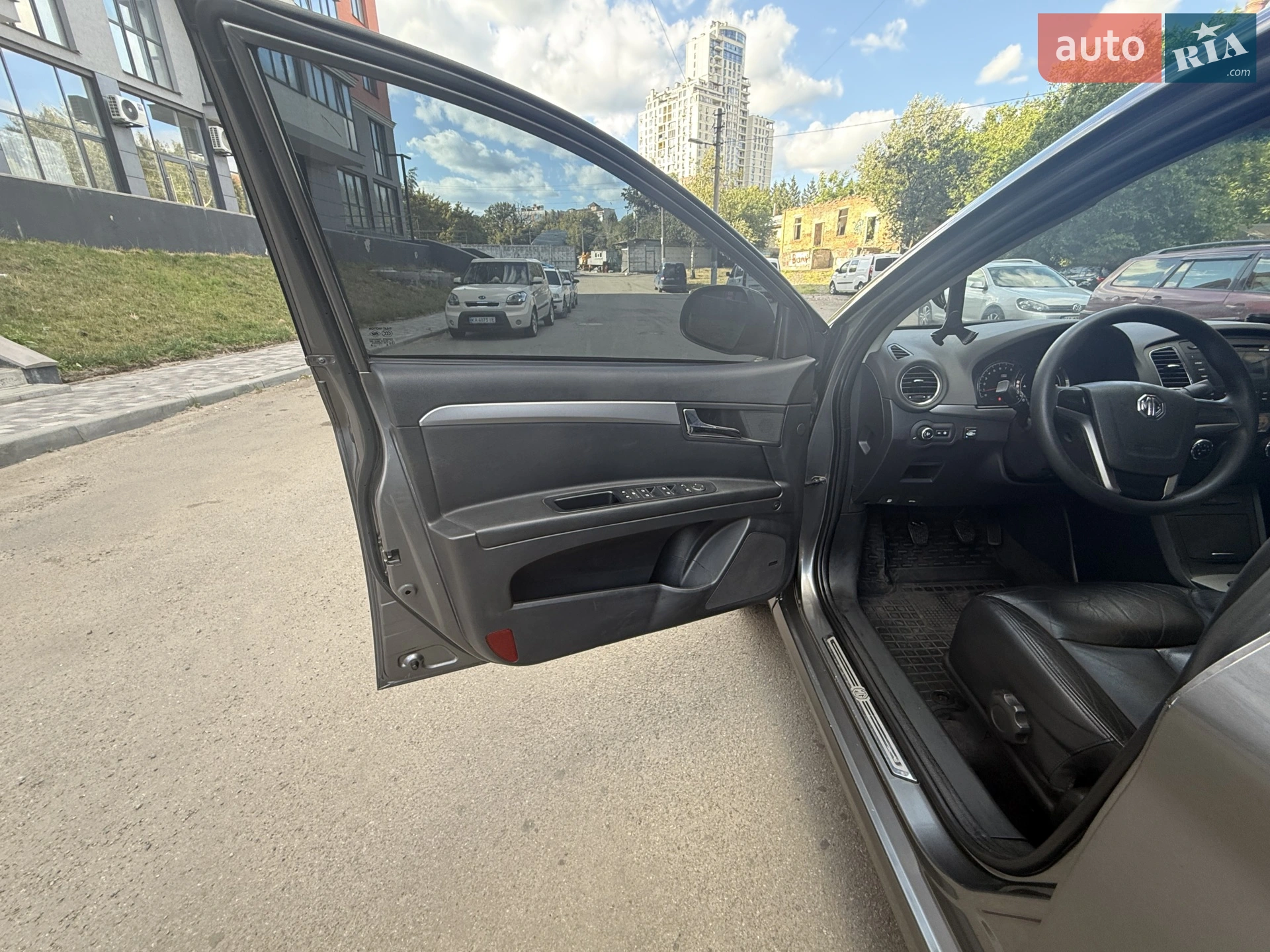 2012 MG 350 - мініатюра 8