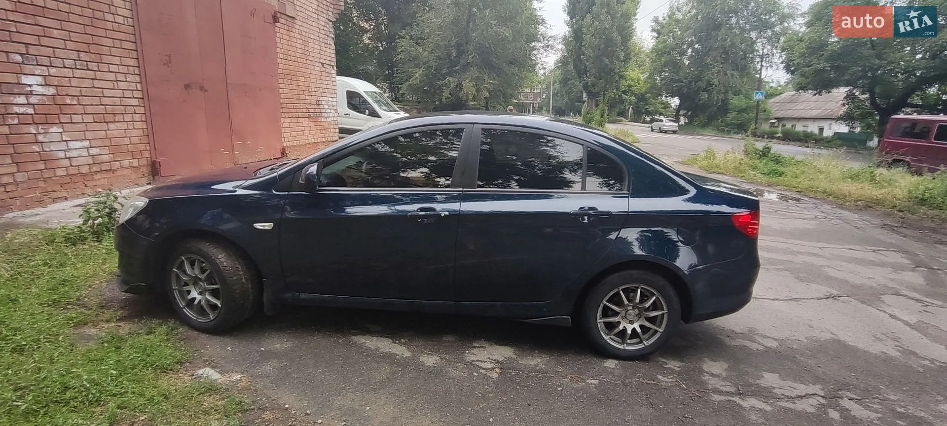 2012 MG 350 - мініатюра 9
