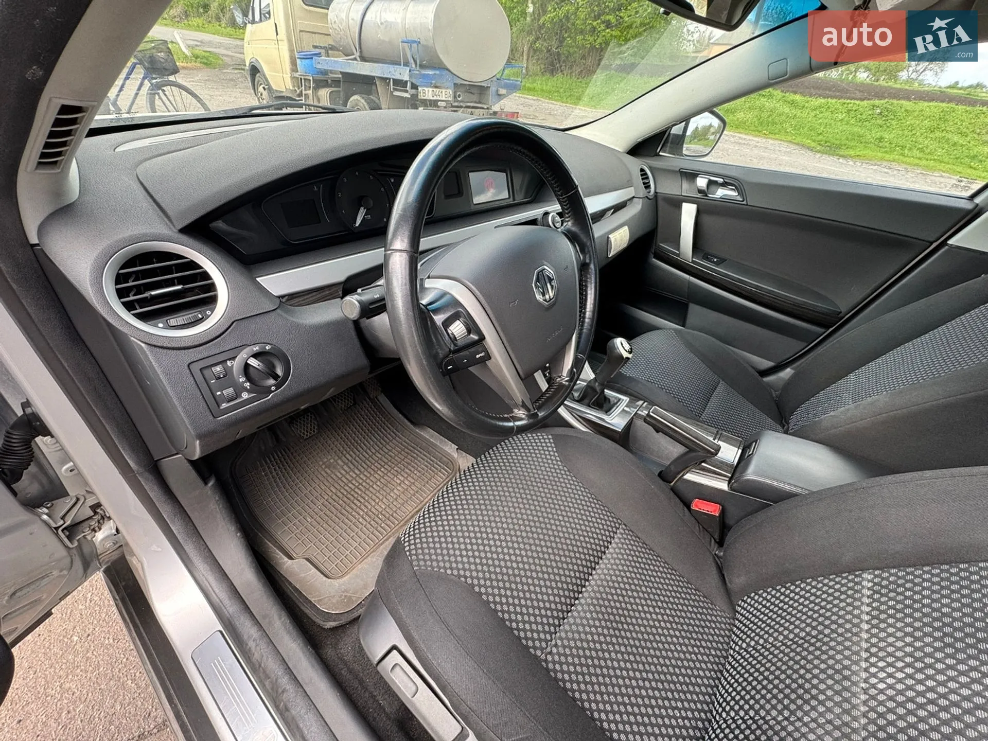 2012 MG 550 - мініатюра 24
