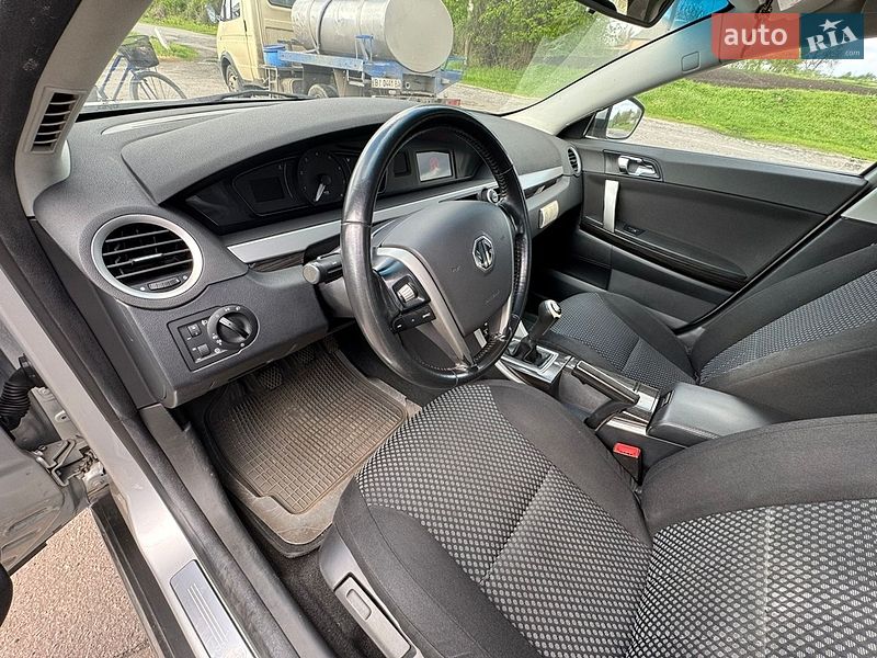 Седан MG 550 2012 в Гребінці