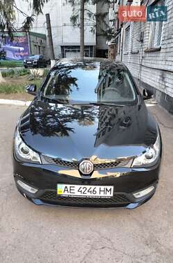 Хетчбек MG 5 2013 в Дніпрі