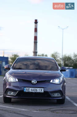 Хэтчбек MG 5 2013 в 