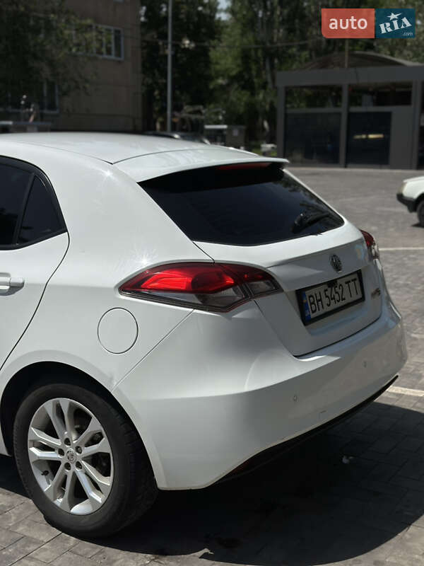 Хетчбек MG 5 2013 в Кривому Розі