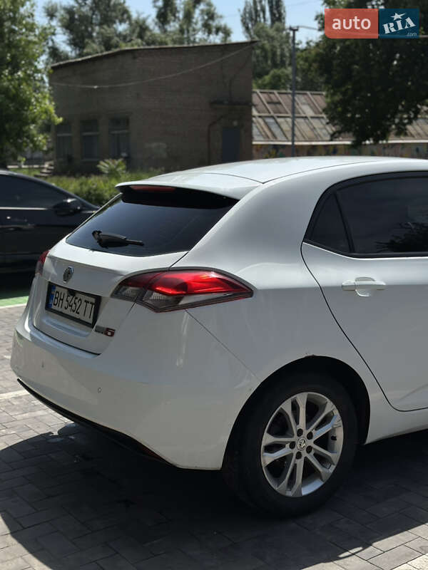 Хетчбек MG 5 2013 в Кривому Розі