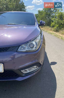 Хэтчбек MG 5 2013 в 