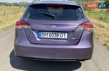 Хэтчбек MG 5 2013 в 