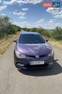 Хэтчбек MG 5 2013 в 