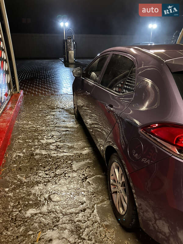 Хэтчбек MG 5 2013 в Полтаве фото 13 Хэтчбек MG 5 2013 в Полтаве