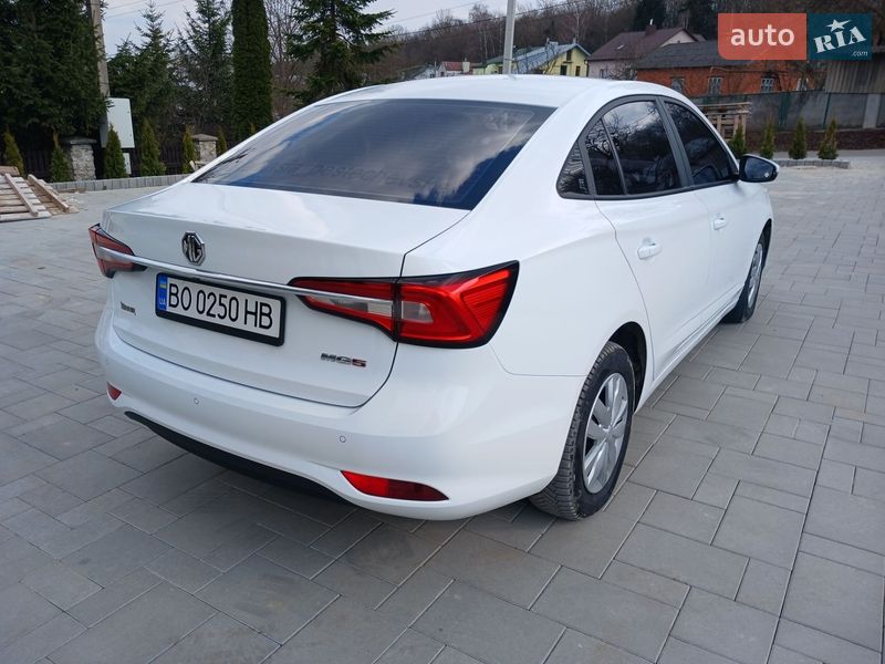 Седан MG 5 2021 в Тернополе