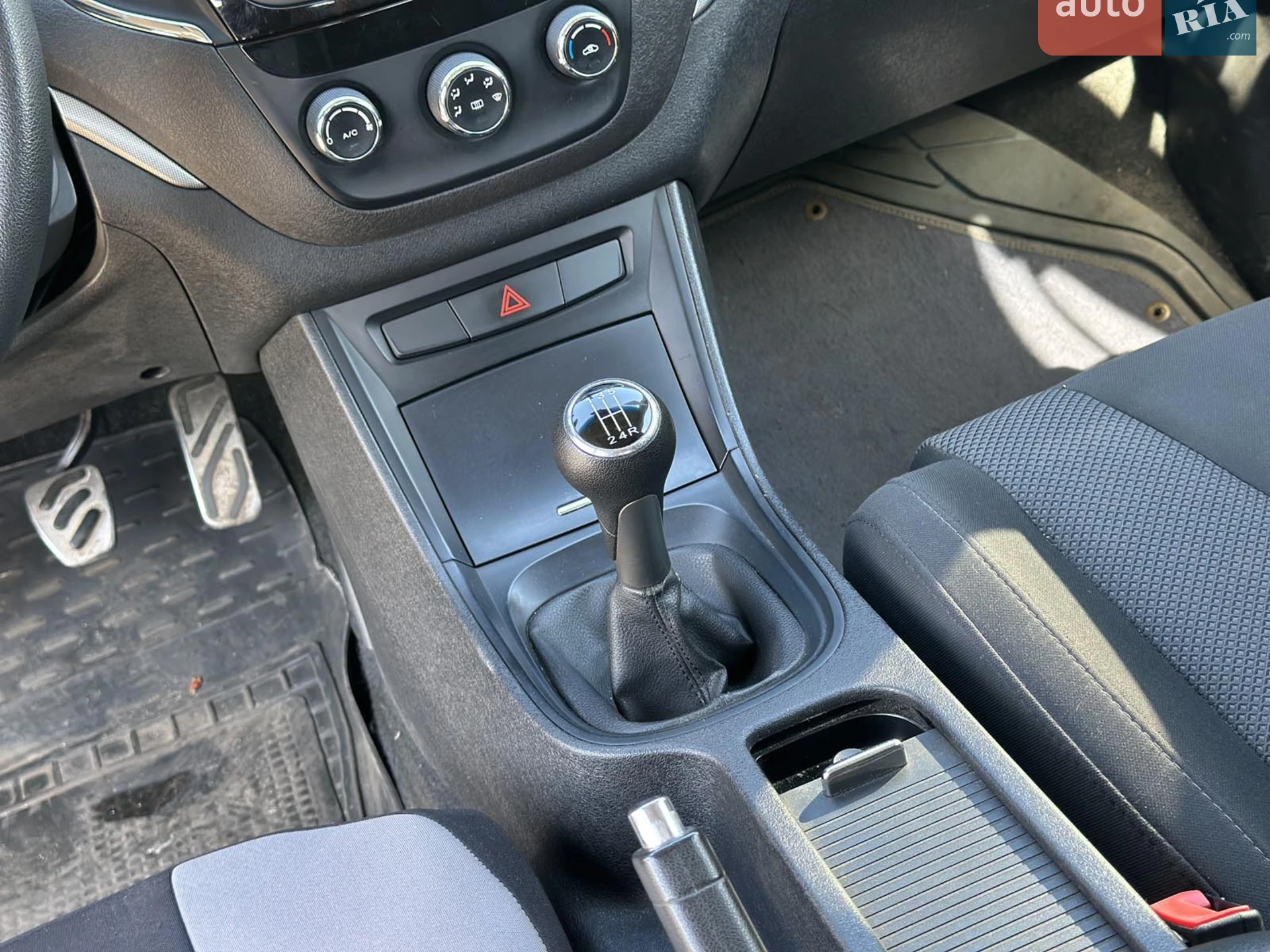2013 MG 5 - мініатюра 18