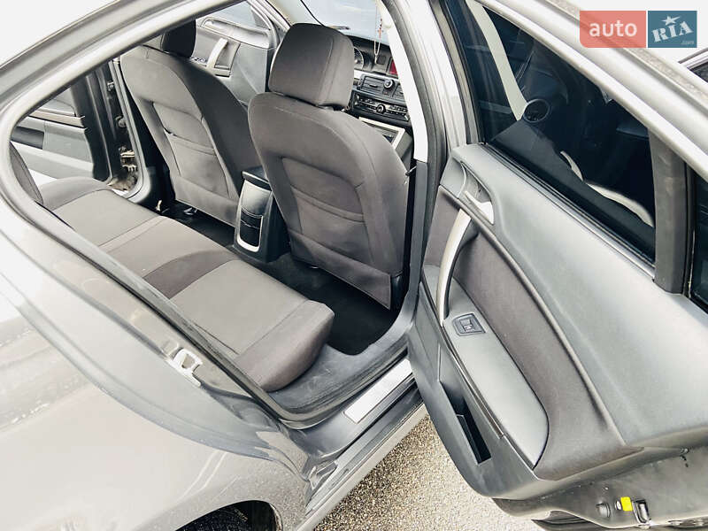 Лифтбек MG 6 2013 в Киеве фото 21 Лифтбек MG 6 2013 в Киеве