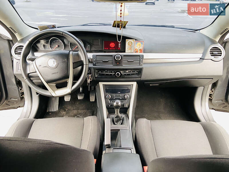 Лифтбек MG 6 2013 в Киеве фото 27 Лифтбек MG 6 2013 в Киеве