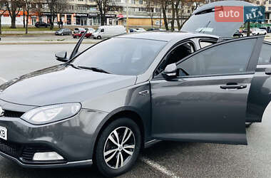 Ліфтбек MG 6 2013 в 