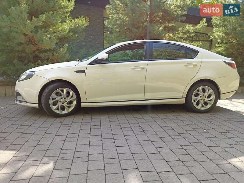 Фастбэк MG 6 2012 в Мукачево