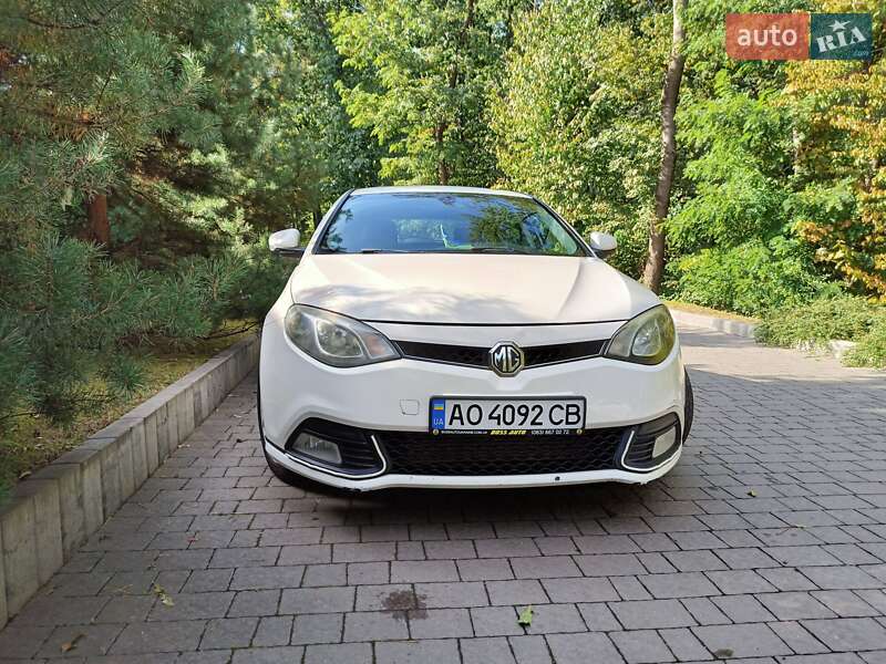 Фастбэк MG 6 2012 в Мукачево