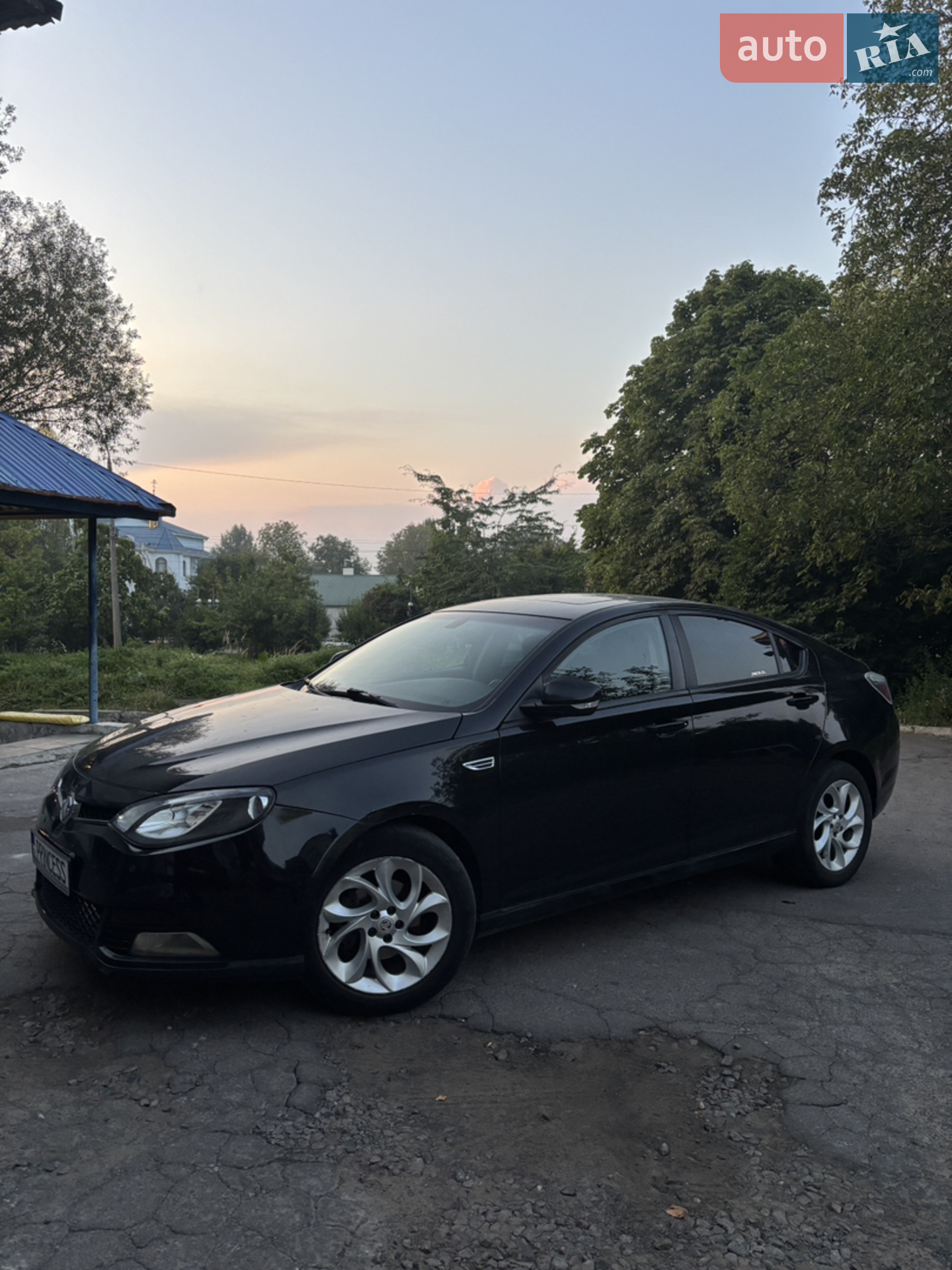 2013 MG 6 - мініатюра 2