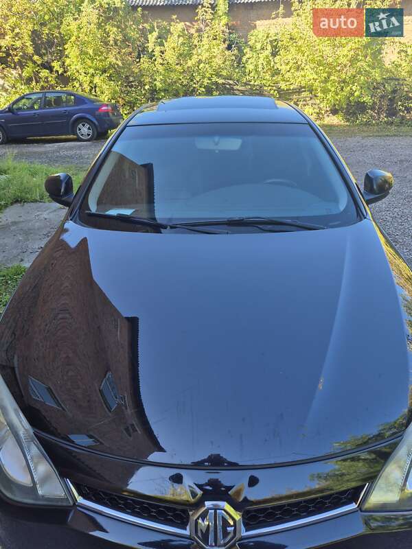 Фастбэк MG 6 2013 в Чернигове