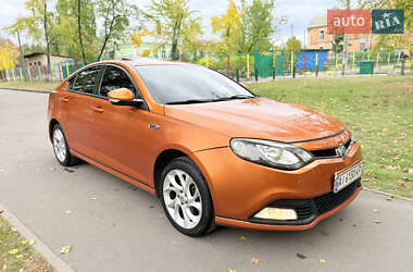 Фастбэк MG 6 2012 в 