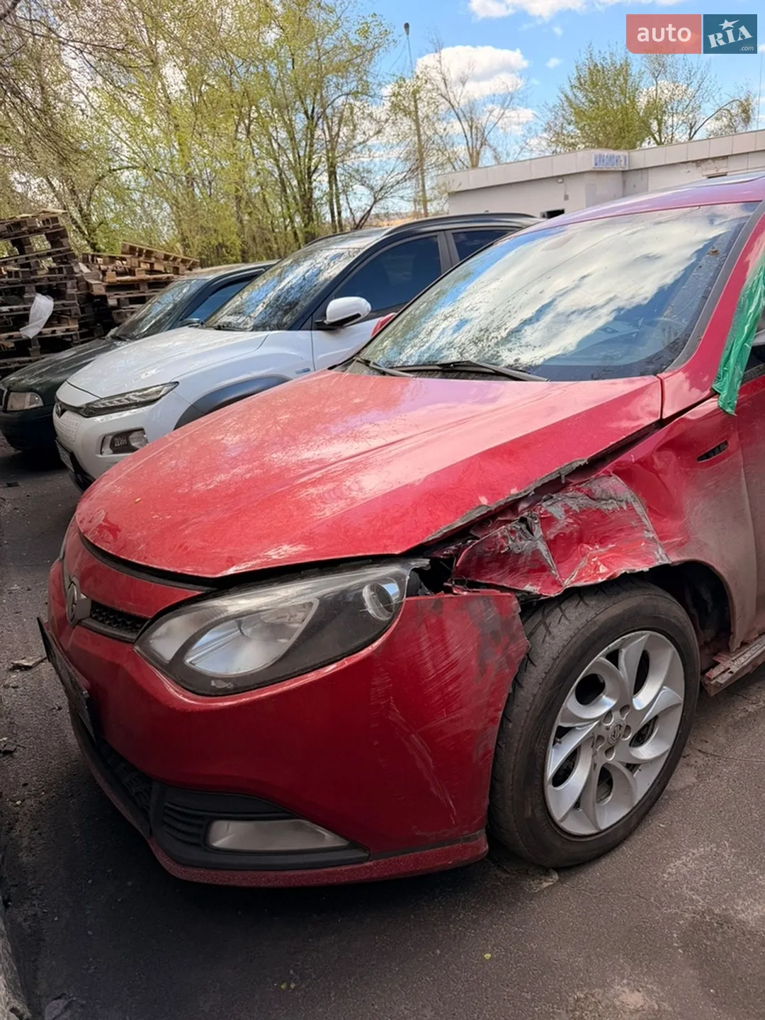 2012 MG 6 - мініатюра 2