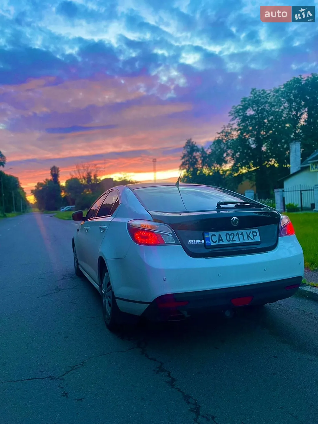 2012 MG 6 - мініатюра 13