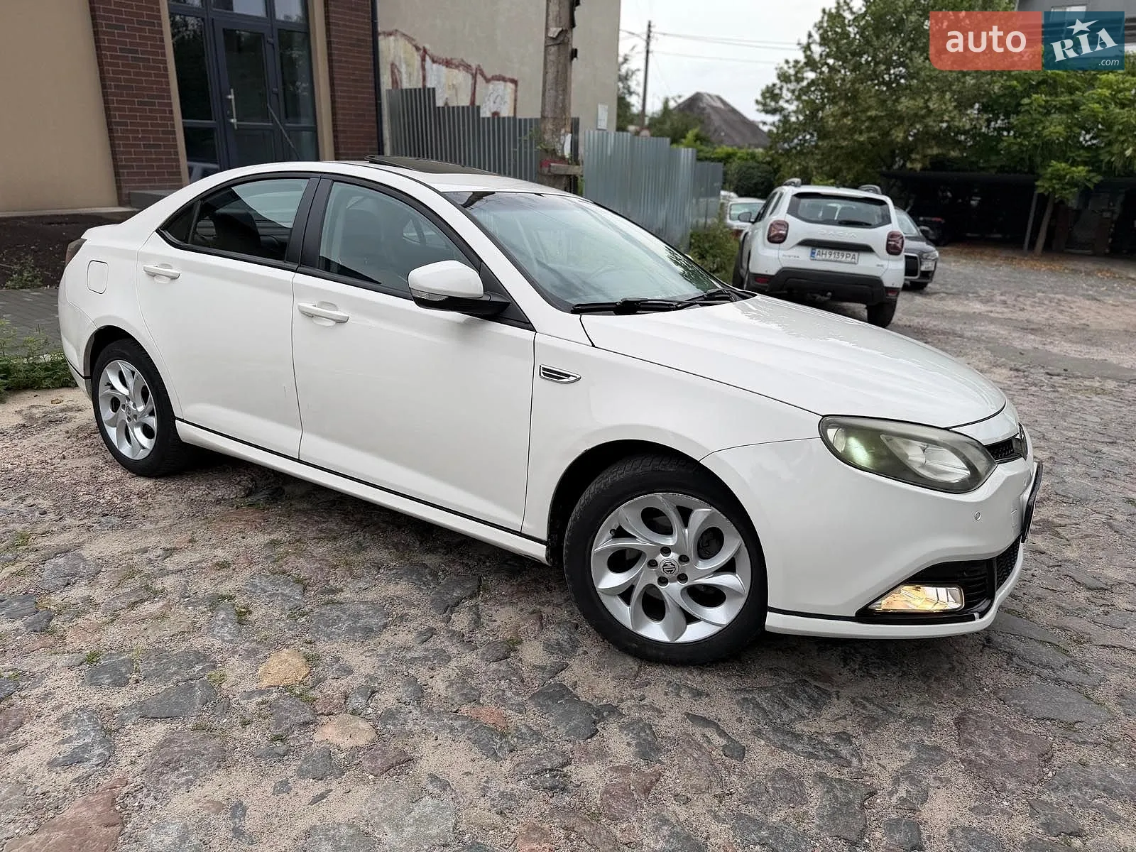2013 MG 6 - мініатюра 2