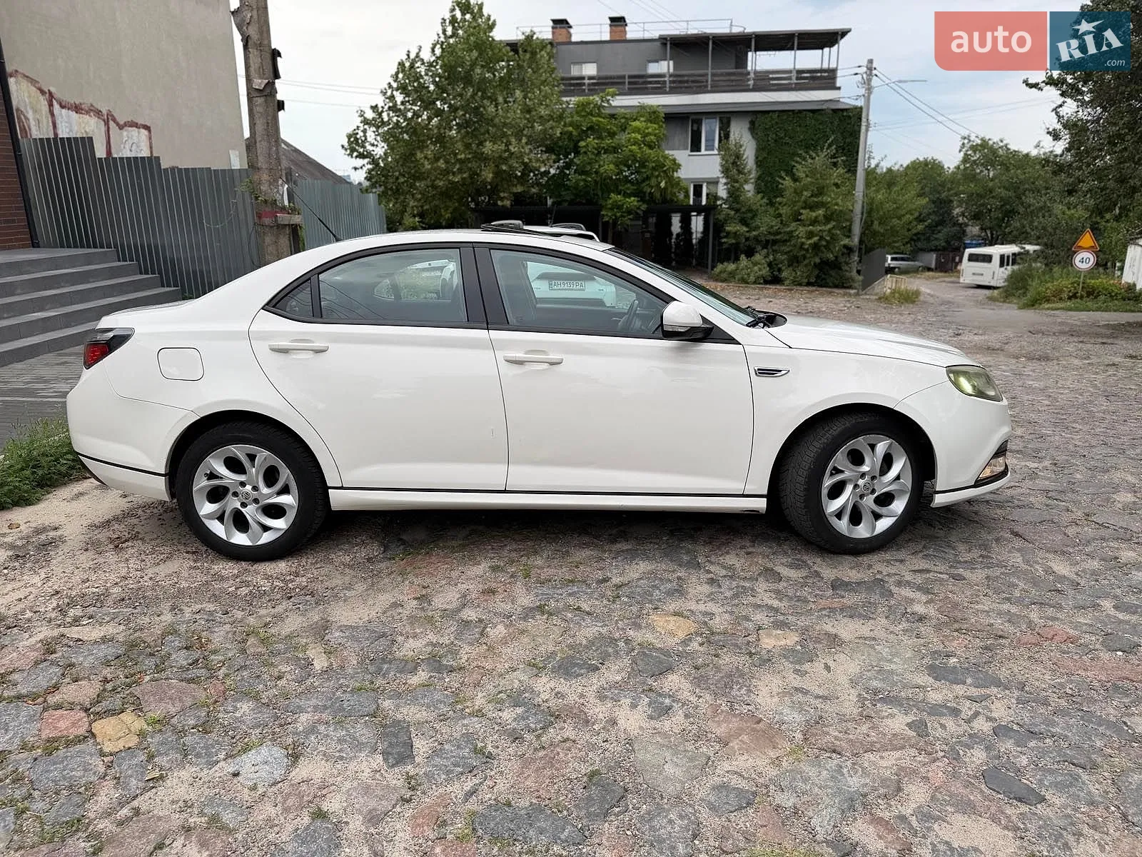 2013 MG 6 - мініатюра 5