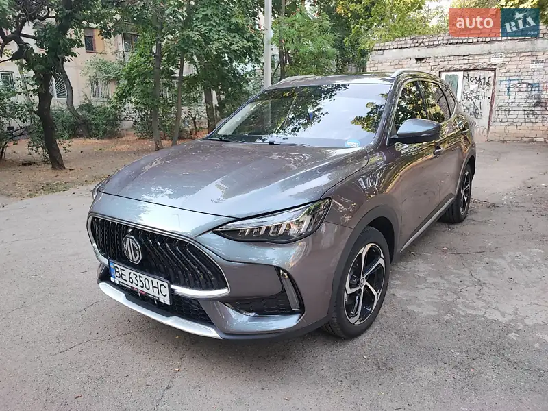 MG HS