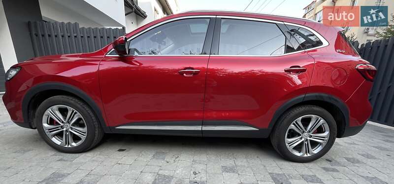 MG HS 2022