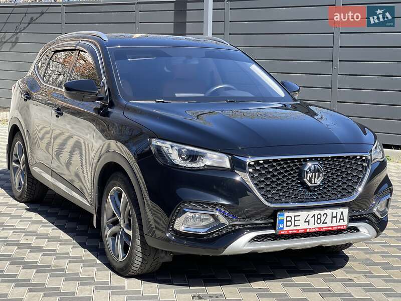 MG HS 2023