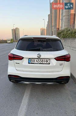 MG HS 2021