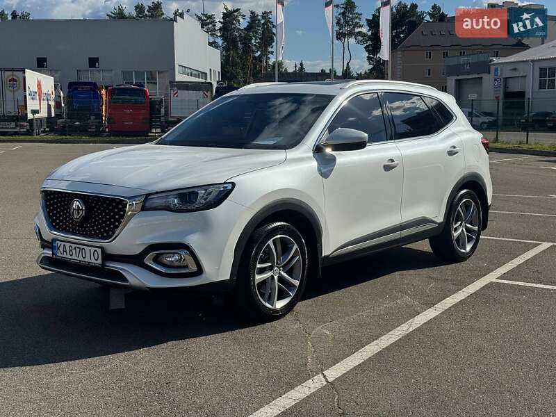 MG HS 2021