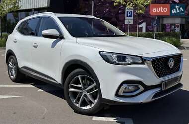 MG HS 2022