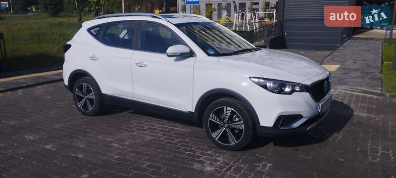 MG ZS EV 2020