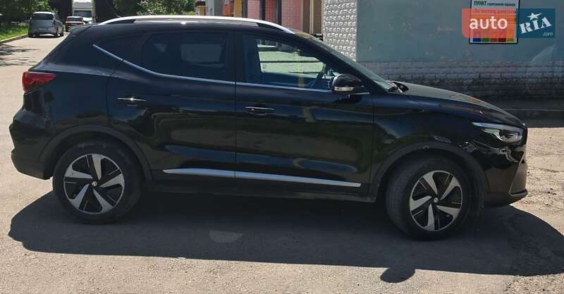 Позашляховик / Кросовер MG ZS EV 2023 в 