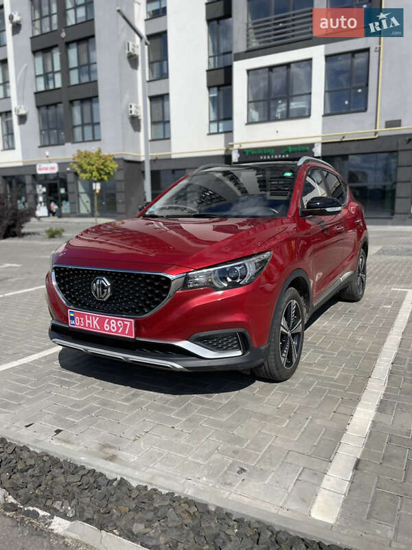 MG ZS EV 2021