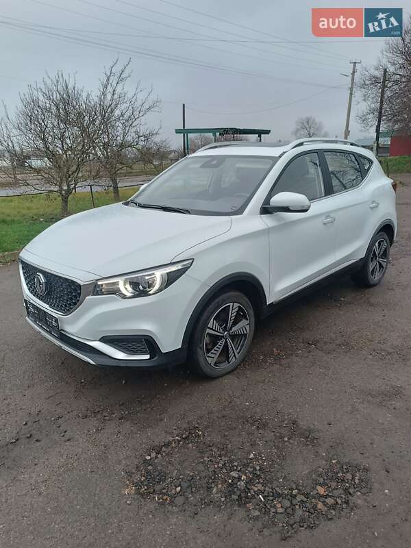 MG ZS EV 2020