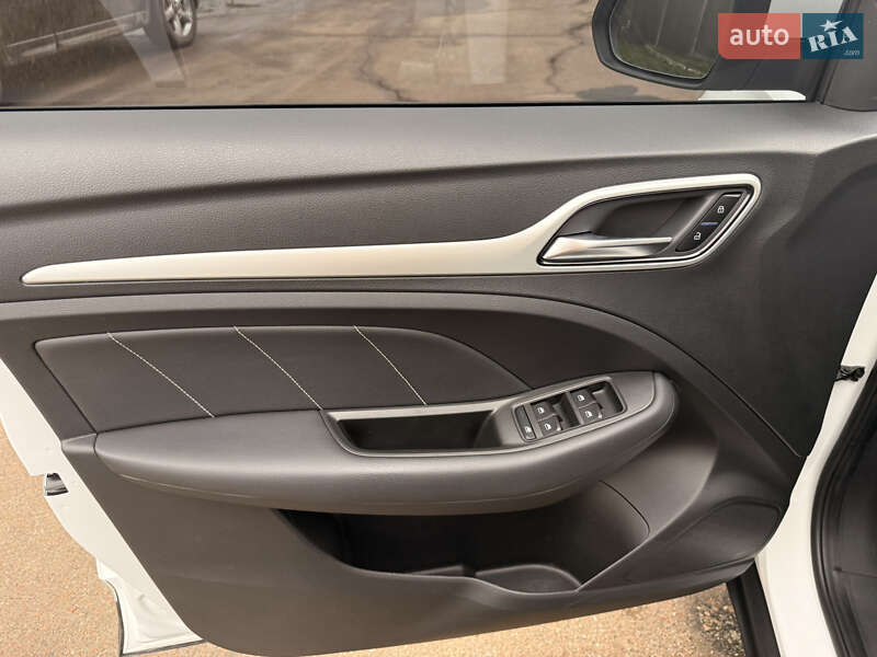 Внедорожник / Кроссовер MG ZS EV 2021 в Житомире