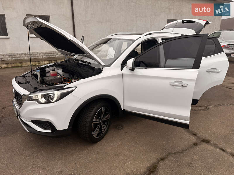 Внедорожник / Кроссовер MG ZS EV 2021 в Житомире