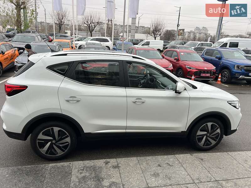 Внедорожник / Кроссовер MG ZS EV 2023 в Киеве