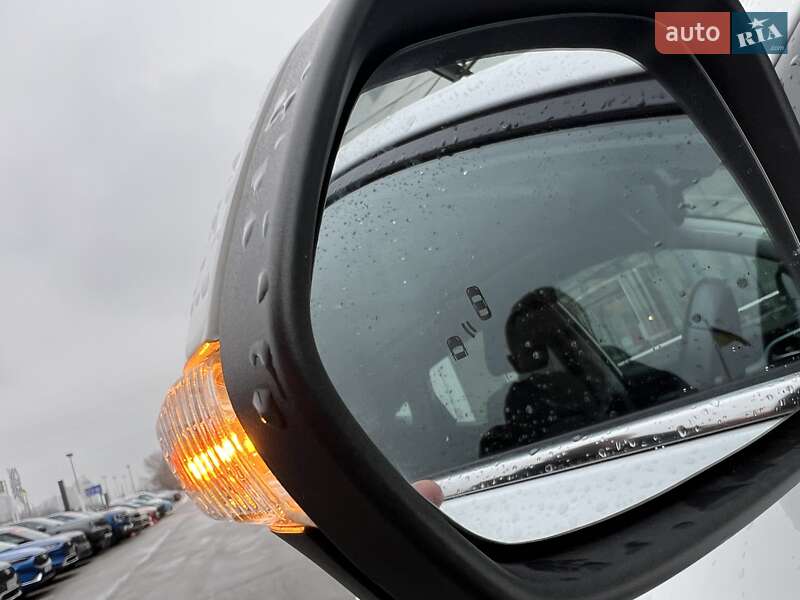 Внедорожник / Кроссовер MG ZS EV 2023 в Киеве