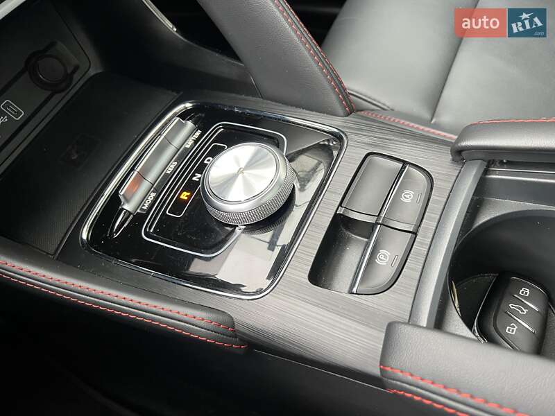 Внедорожник / Кроссовер MG ZS EV 2023 в Киеве