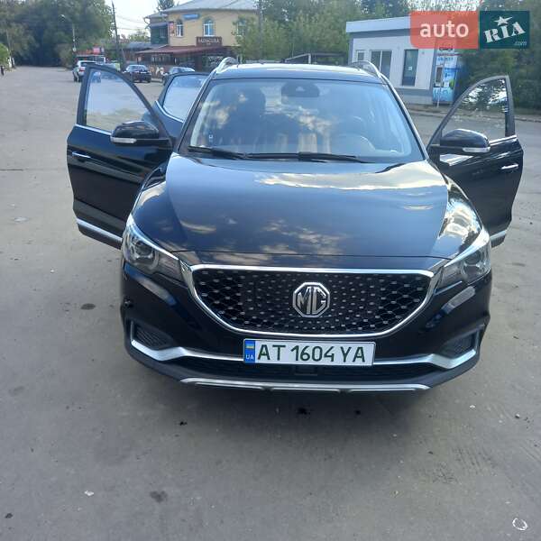 Седан MG ZS 2020 в Черновцах