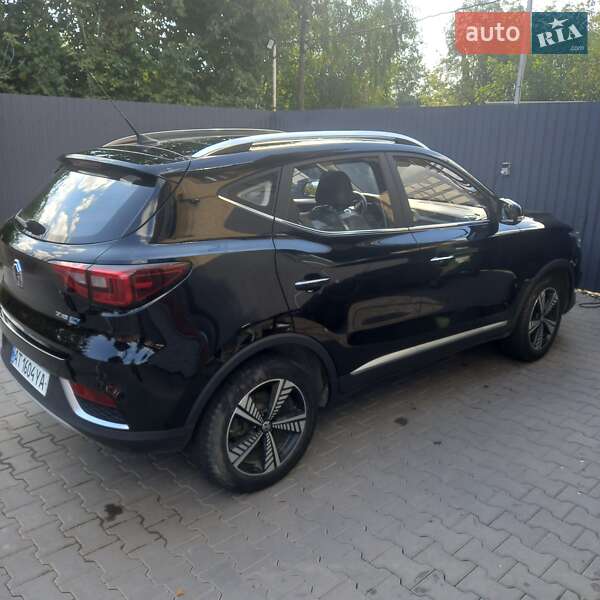 Седан MG ZS 2020 в Черновцах
